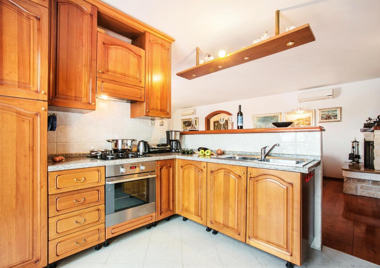 Golden View Luxury Apartment Maslinica Esterno foto
