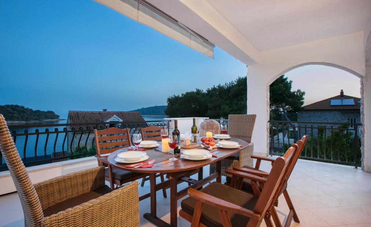 Golden View Luxury Apartment Maslinica Esterno foto