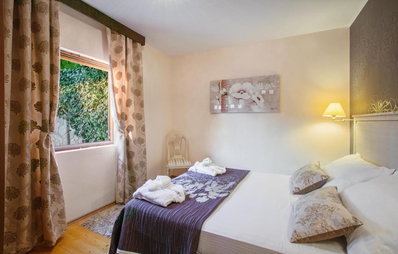 Golden View Luxury Apartment Maslinica Esterno foto