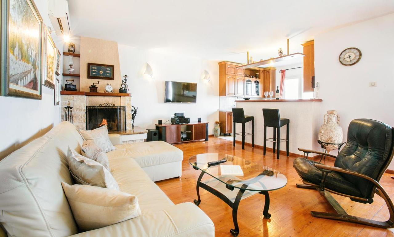 Golden View Luxury Apartment Maslinica Esterno foto