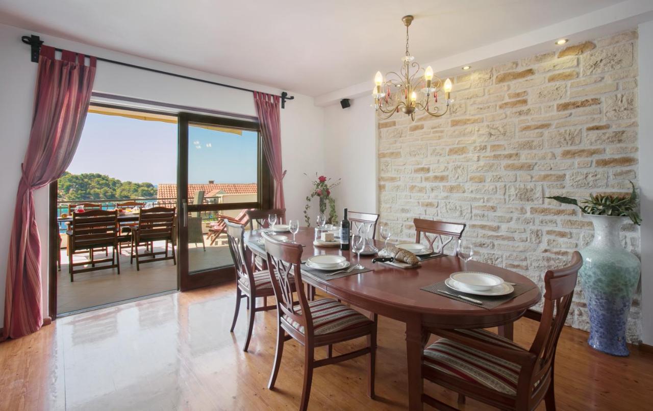 Golden View Luxury Apartment Maslinica Esterno foto