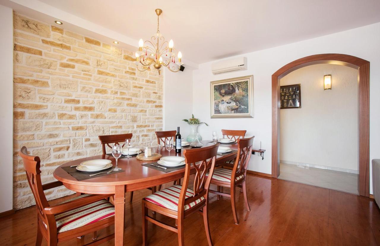 Golden View Luxury Apartment Maslinica Esterno foto