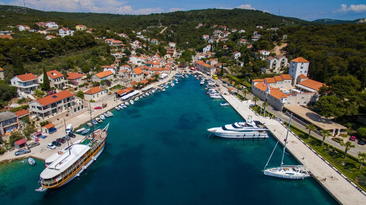 Golden View Luxury Apartment Maslinica Esterno foto