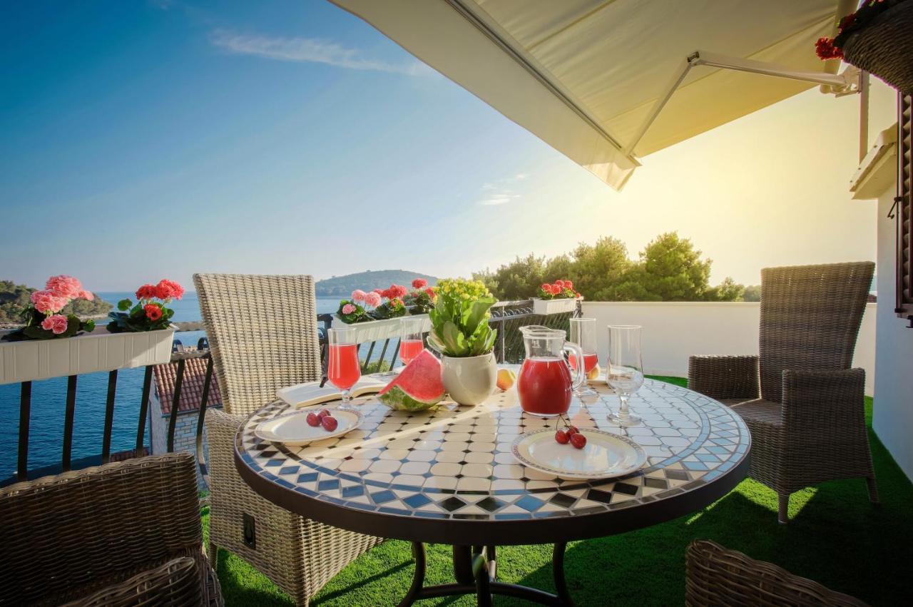 Golden View Luxury Apartment Maslinica Esterno foto