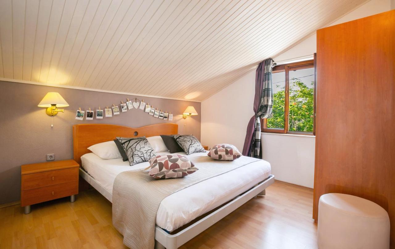 Golden View Luxury Apartment Maslinica Esterno foto