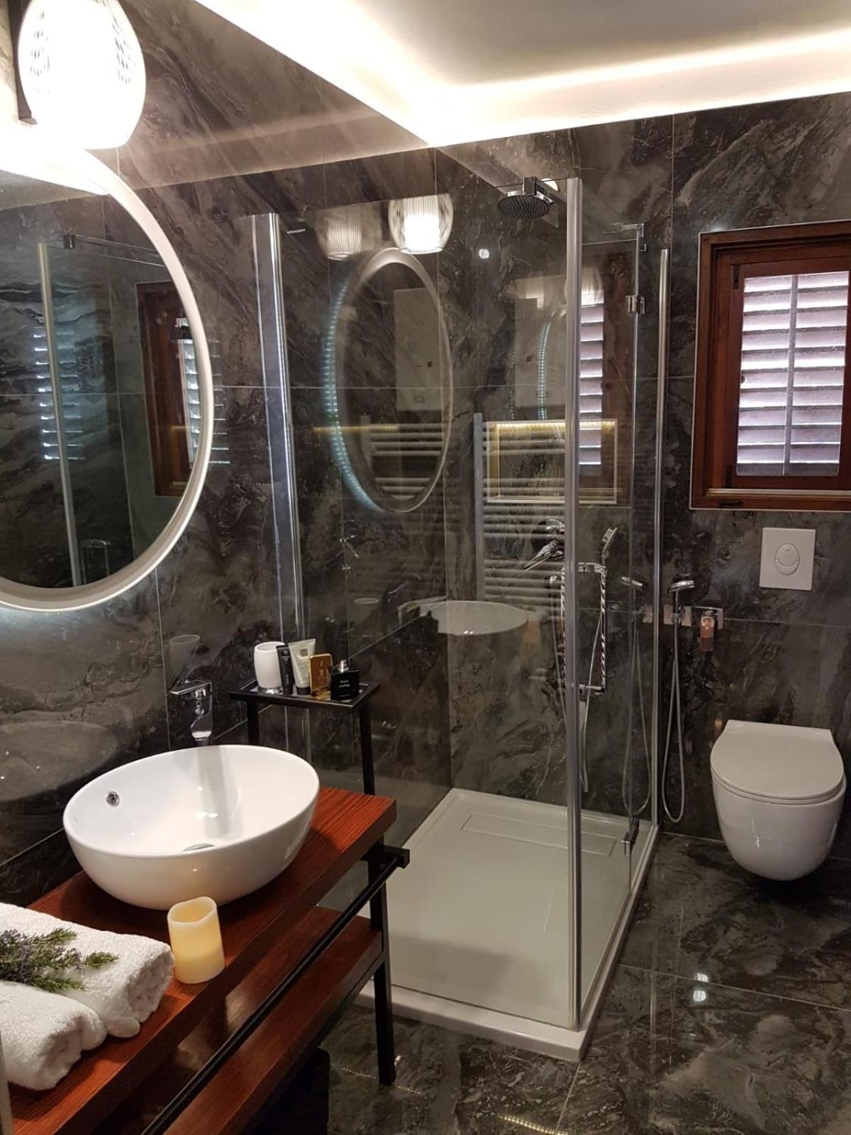 Golden View Luxury Apartment Maslinica Esterno foto